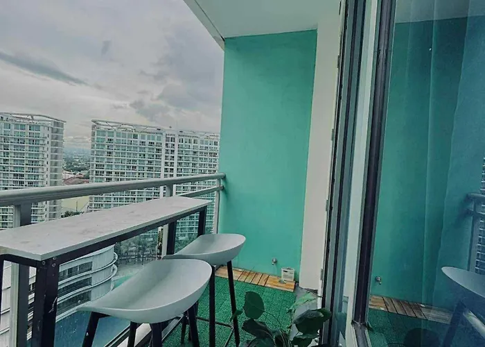 Aparthotel Azure Staycation By Icay *